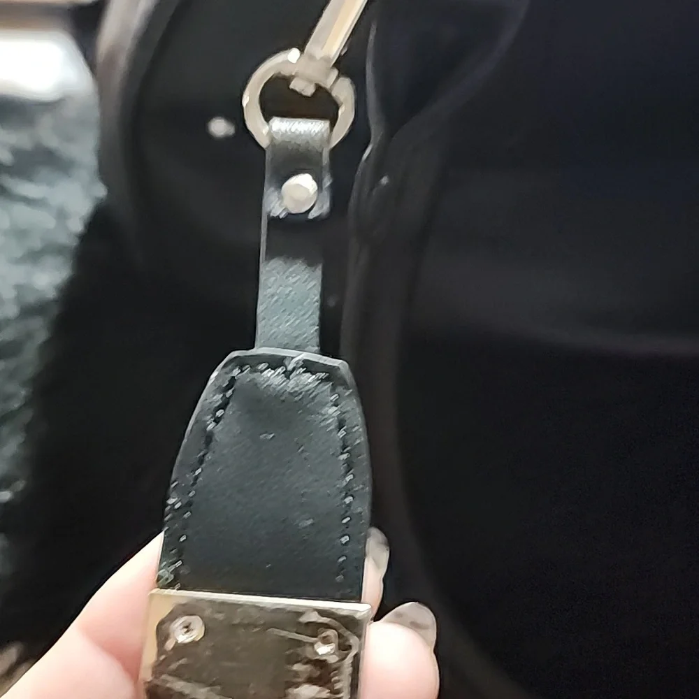 Ladies Handbag Satchel black Color. - Picture 3 of 11